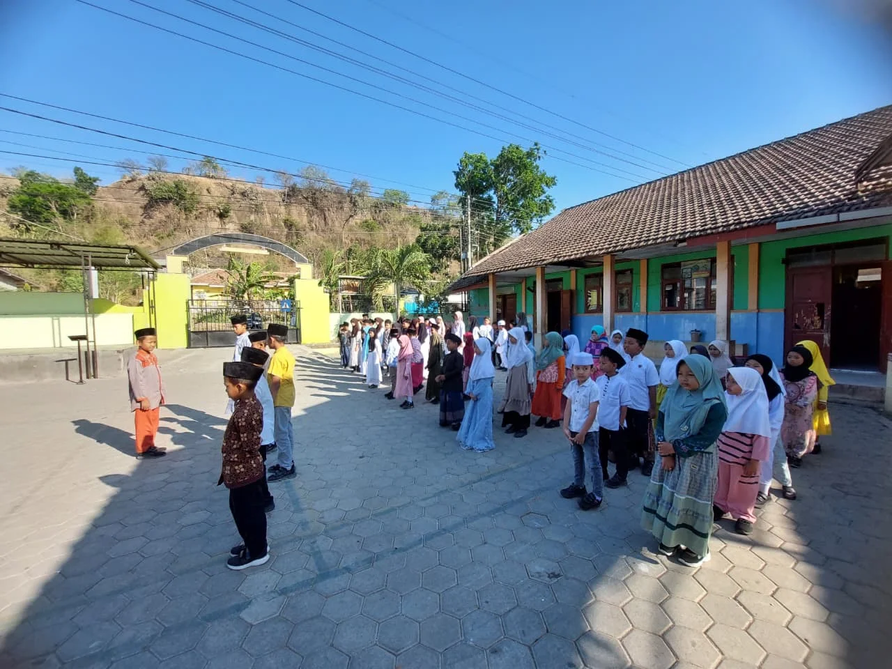 UPACARA MEMPERINGATI HARI SANTRI